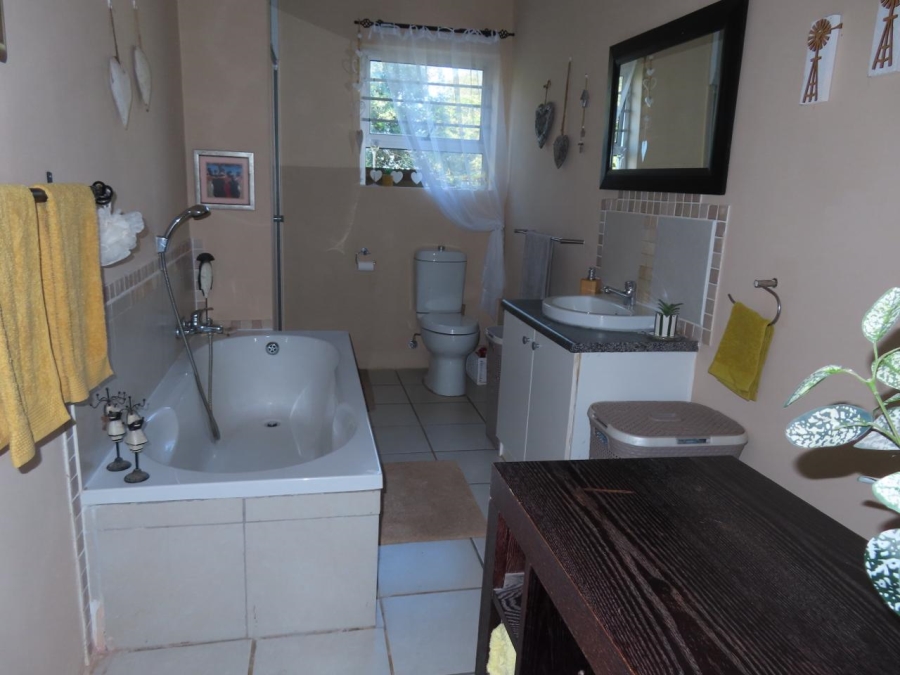 2 Bedroom Property for Sale in Bathurst Eastern Cape